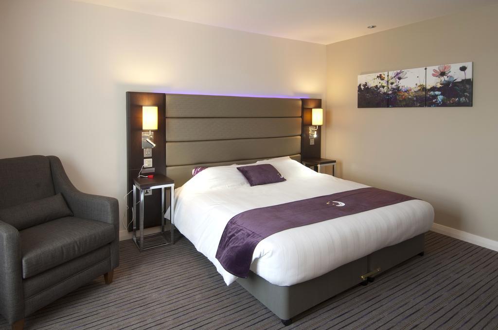 Premier Inn Glasgow - Bellshill Мотеруэлл Экстерьер фото