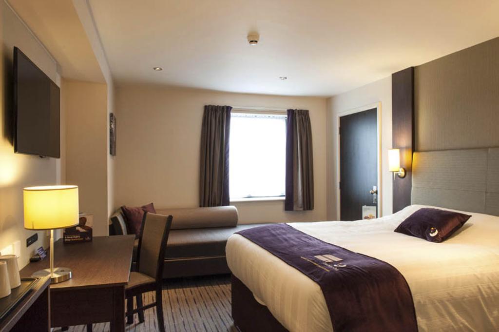 Premier Inn Glasgow - Bellshill Мотеруэлл Номер фото