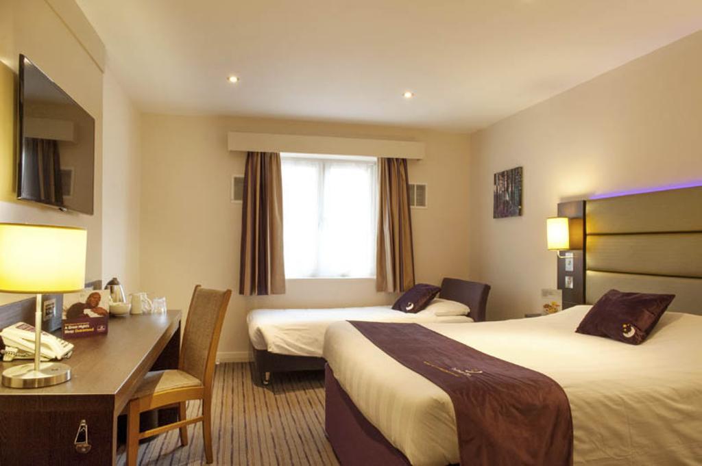 Premier Inn Glasgow - Bellshill Мотеруэлл Номер фото