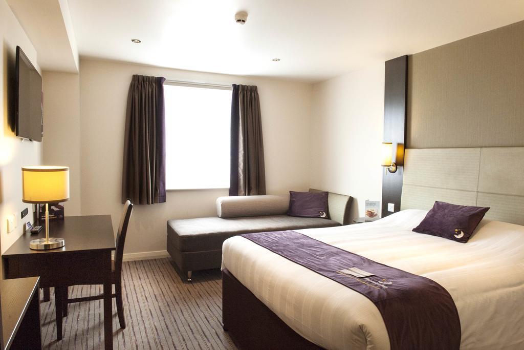 Premier Inn Glasgow - Bellshill Мотеруэлл Номер фото
