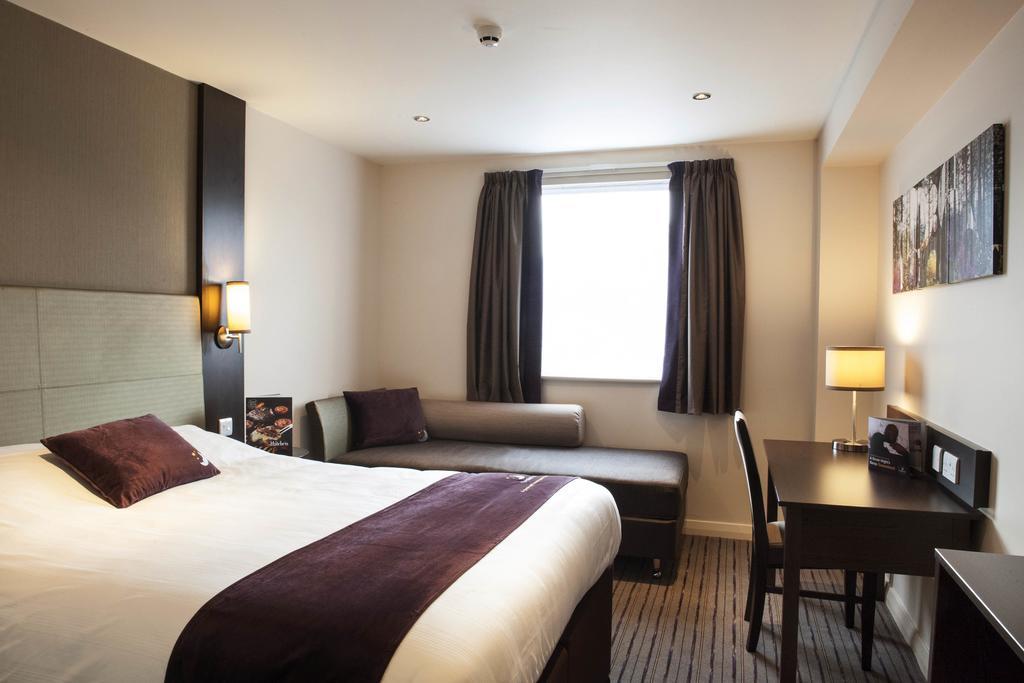 Premier Inn Glasgow - Bellshill Мотеруэлл Номер фото