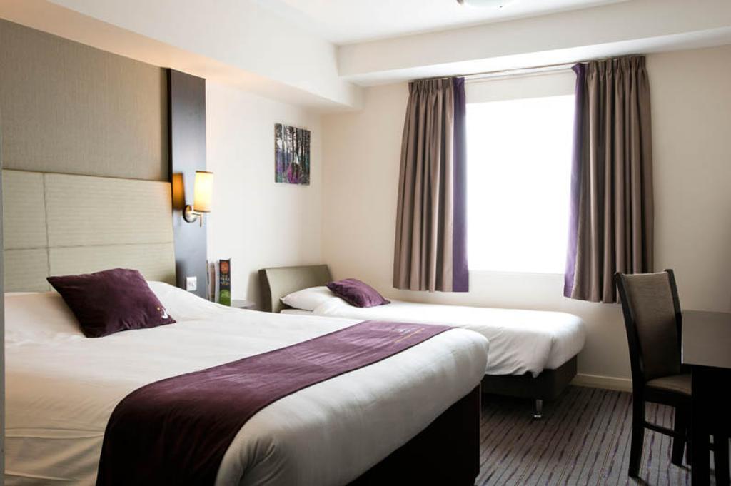 Premier Inn Glasgow - Bellshill Мотеруэлл Номер фото