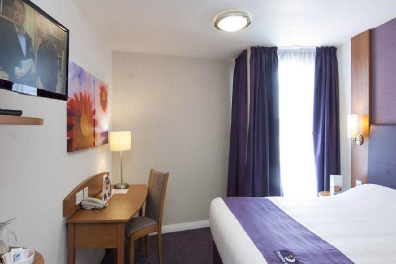 Premier Inn Glasgow - Bellshill Мотеруэлл Экстерьер фото